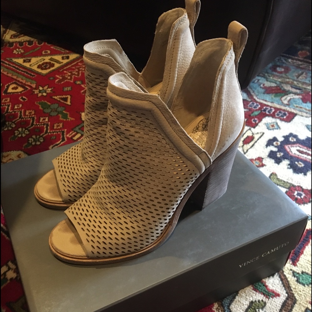 Vince Camuto peep toe booties/block heel